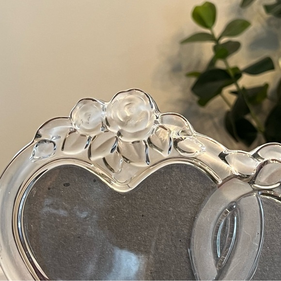 Mikasa Rosemont Double Heart Crystal Photo Frame Frosted Roses Germany 1990s - Picture 8 of 10
